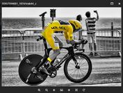 <b>Responsive Feature-rich Photo Viewer In Pure JavaScript</b>