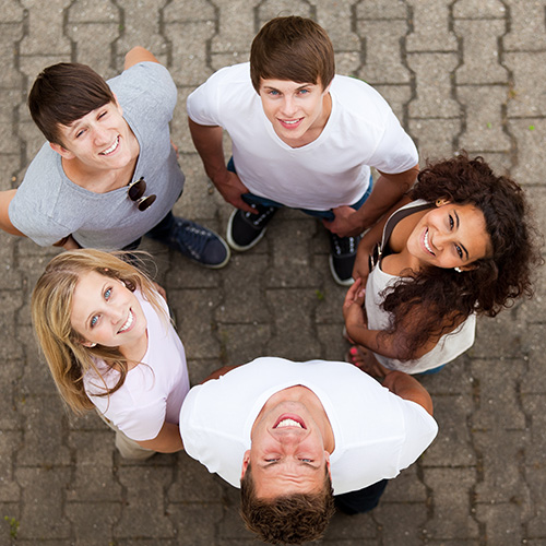 Symbolbild Ausbildung - Junge Leute