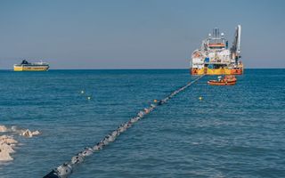 Χαμηλώνουν οι τόνοι Ελλάδας-Κύπρου μετά το «θερμό επεισόδιο» για το καλώδιο