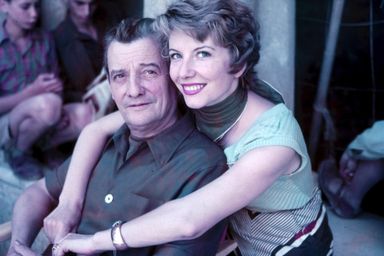 Là, ça ne se voit pas, mais mes grands-parents viennent de perdre leur fille [Estelle, morte à l’âge de 3 ans]. On est en 1954, Jacqueline s’est coupé les cheveux.