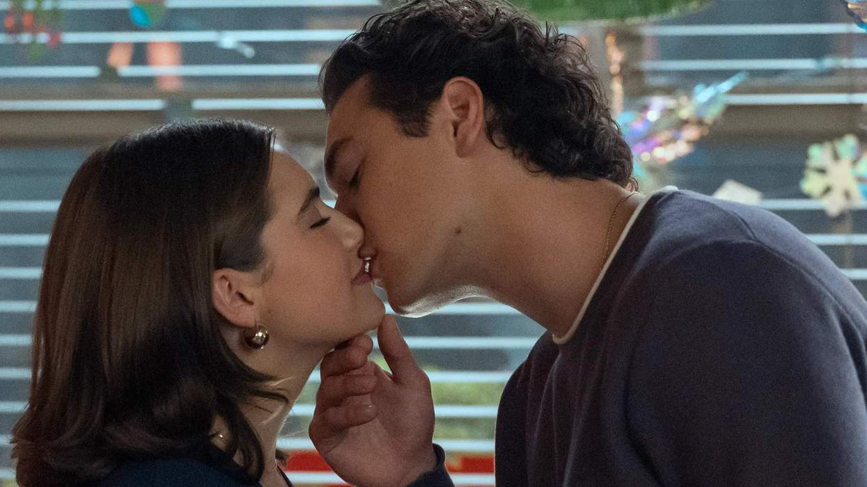 Ella Bright and Belmont Cameli kissing in Off Campus.