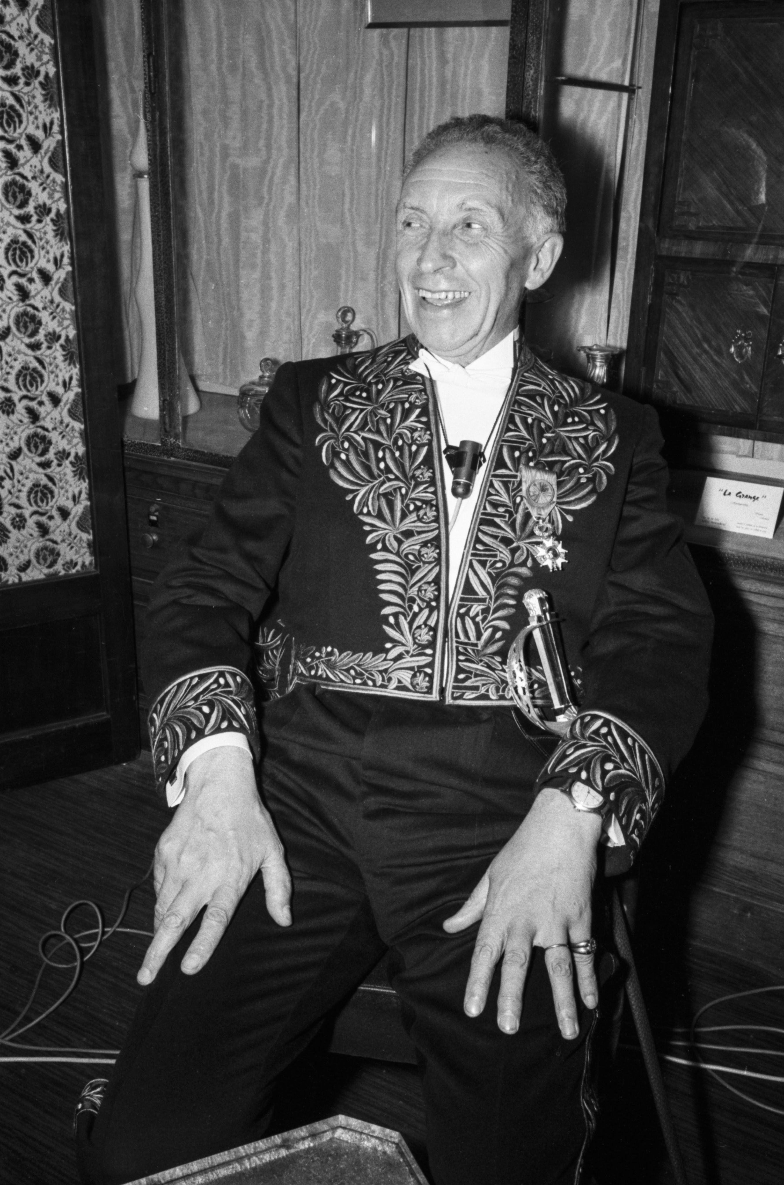 L'historien de la littérature et critique littéraire français Pierre-Henri Simon (1903-1972), lors de son entrée à l'Académie française le 9 novembre 1967.