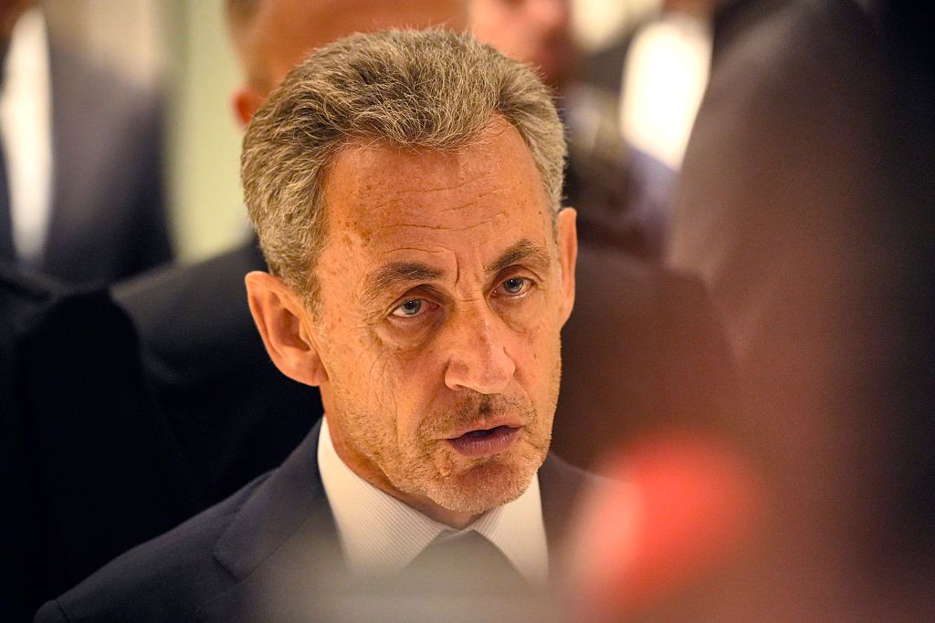 Nicolas Sarkozy s'adresse à la presse après avoir été rendu coupable du délit d'« association de malfaiteurs » le 25 septembre 2025 à Paris