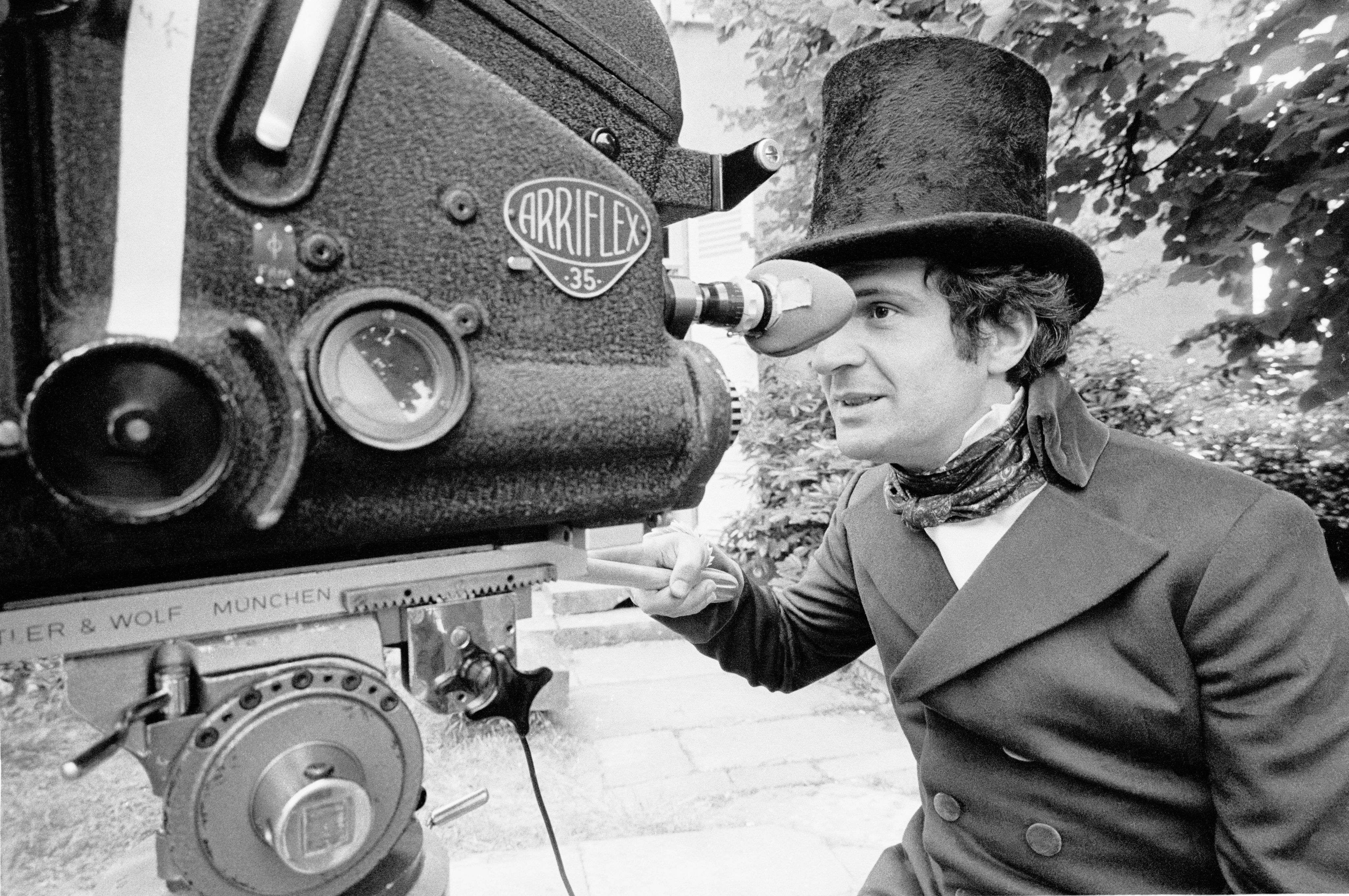 François Truffaut filmant "L'Enfant sauvage" à Paris le 15 août 1969 