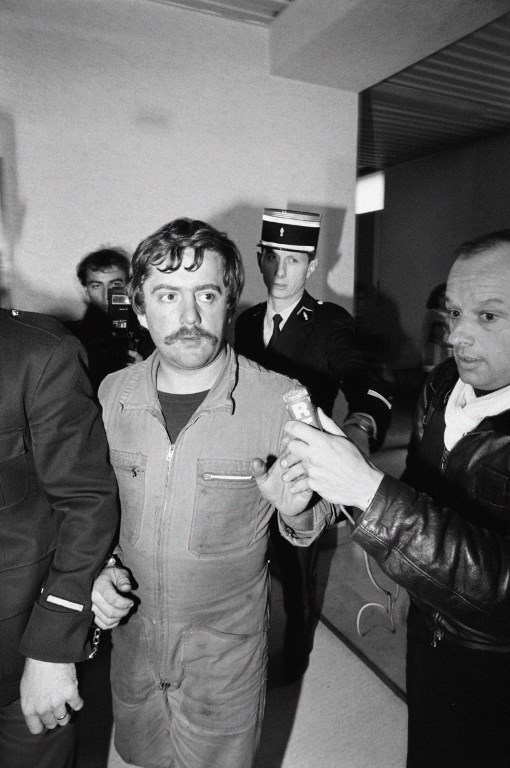 Arrestation de Bernard Laroche, inculpé du meurtre de son neveu, Grégory Villeminyé le 16 octobre 1984, 