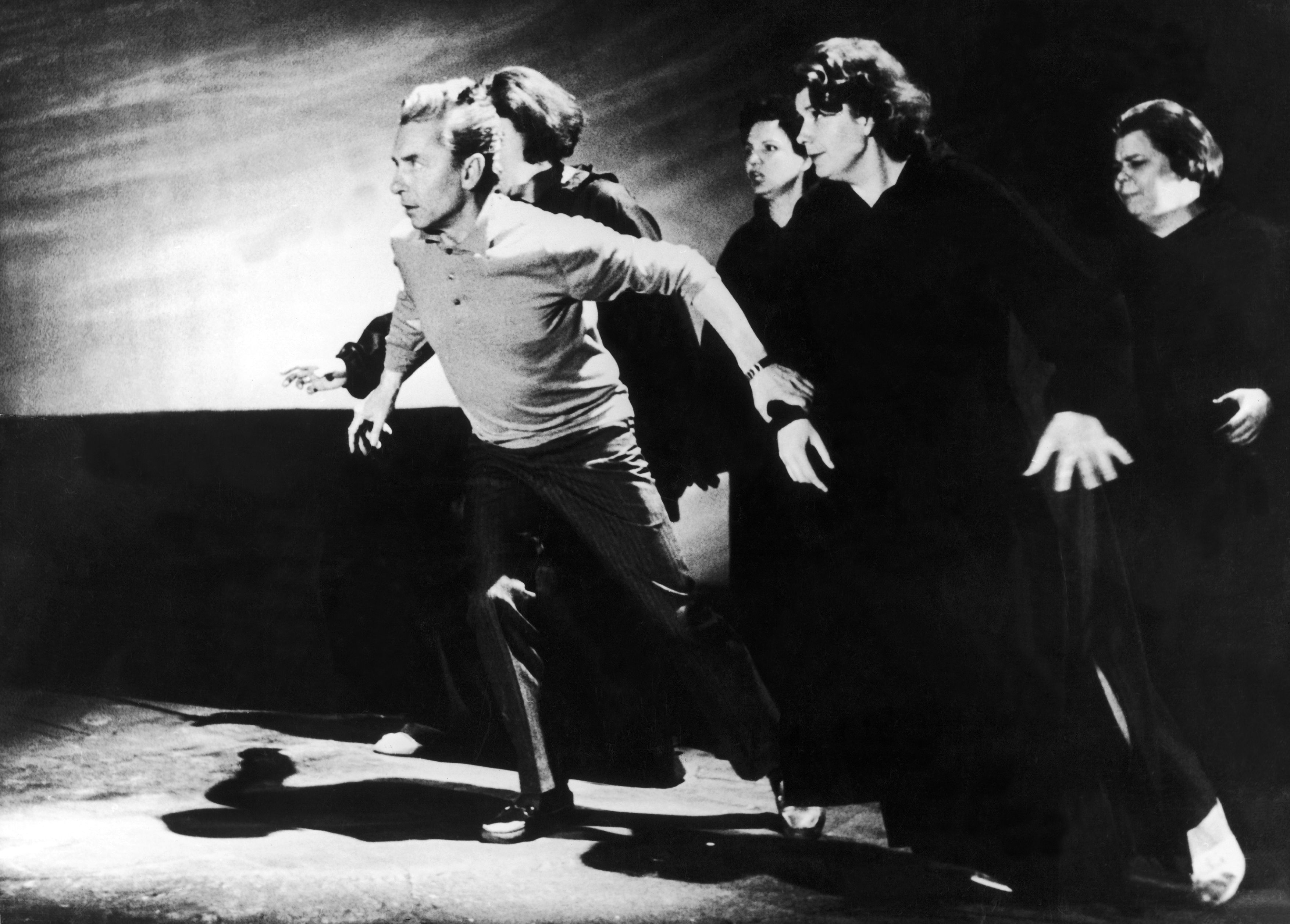 Herbert von Karajan dirige les répétitions de "La Walkyrie" de Richard Wagner, opéra donné en ouverture du festival de Pâques de Salzbourg, le 13 mars 1967.