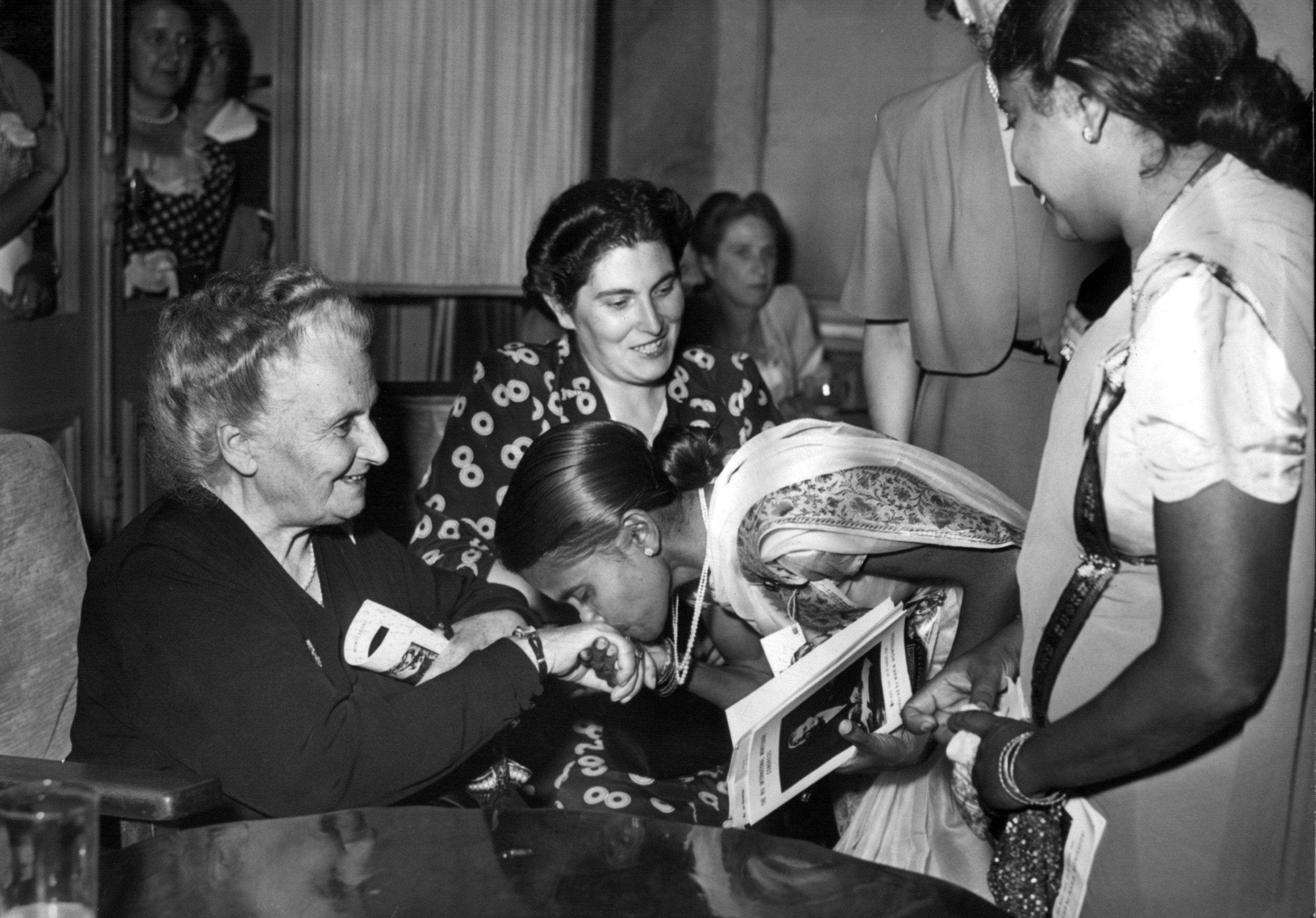 Maria Montessori en voyage en Inde