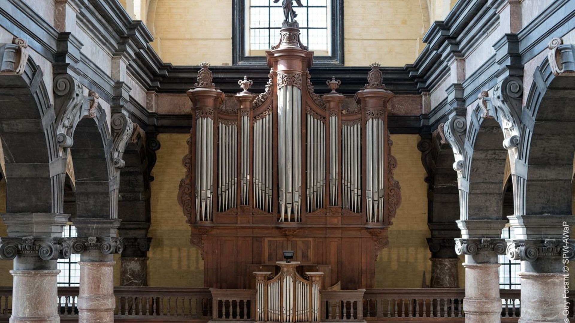 Orgue Thomas de l'église Saint Loup à Namur, Belgique