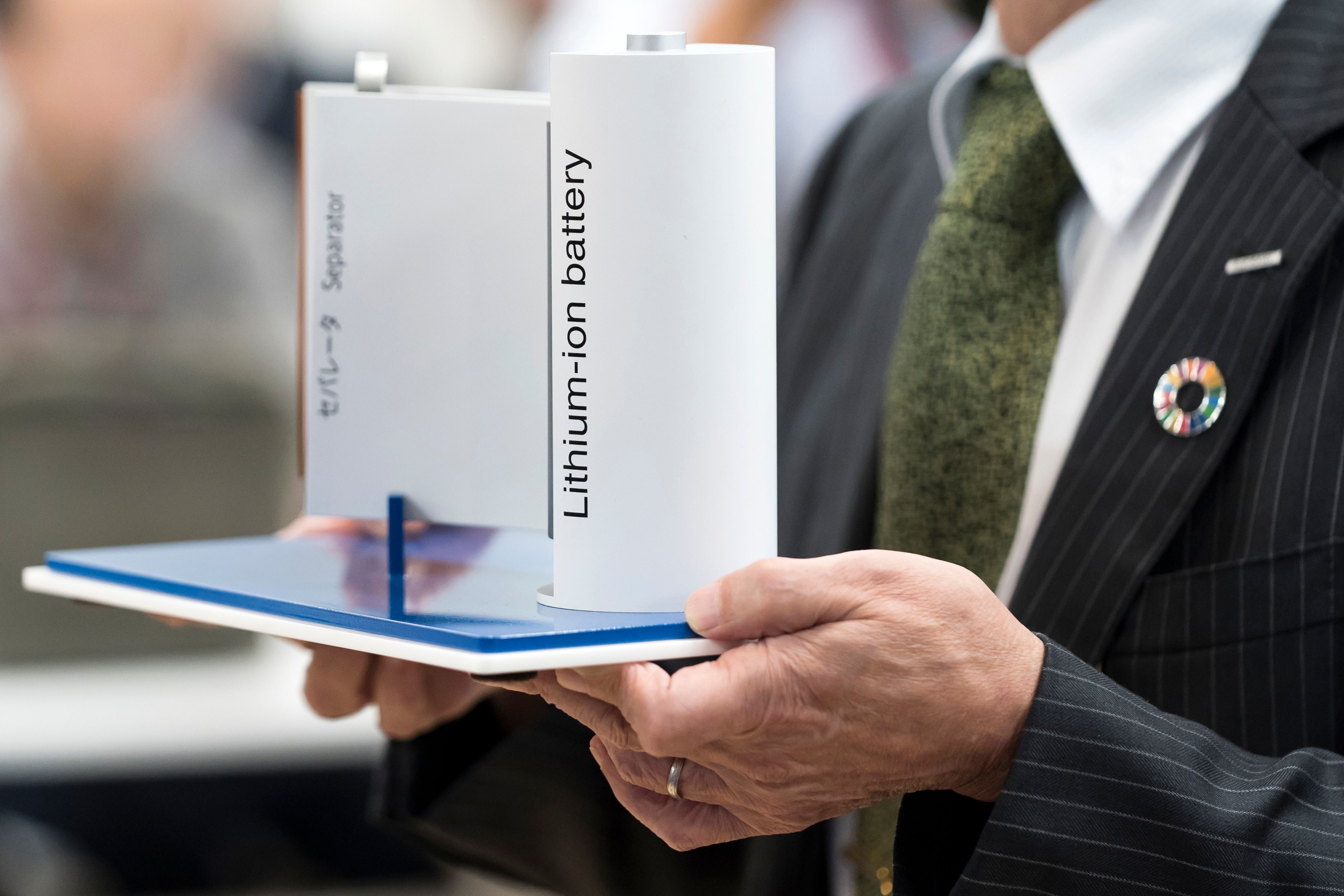 Akira Yoshino, inventeur de la batterie lithium-ion, Nobel de chimie 2019