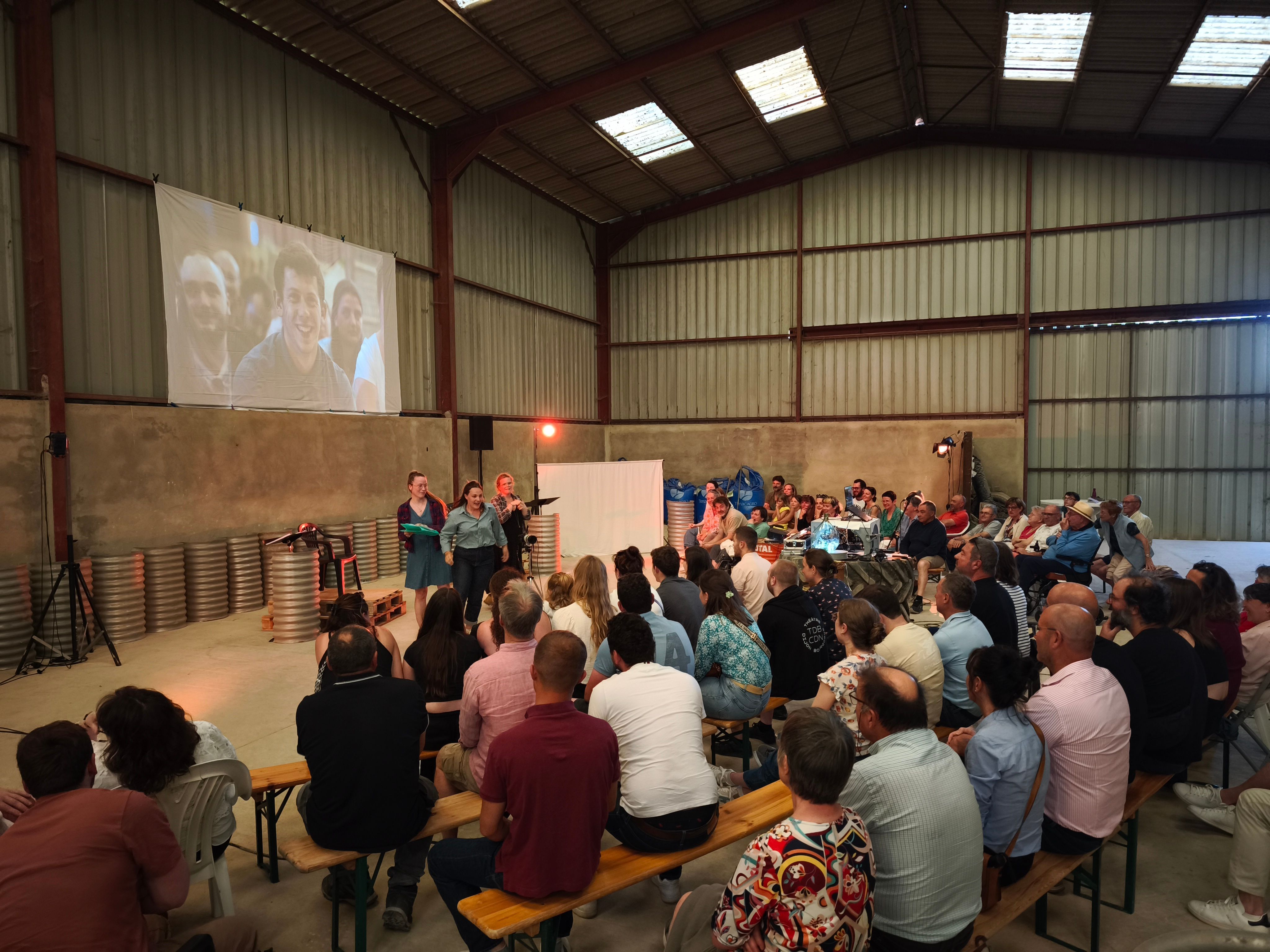 Avec "Vue du champ" la compagnie Désorientée propose du théâtre paysan joué dans les fermes