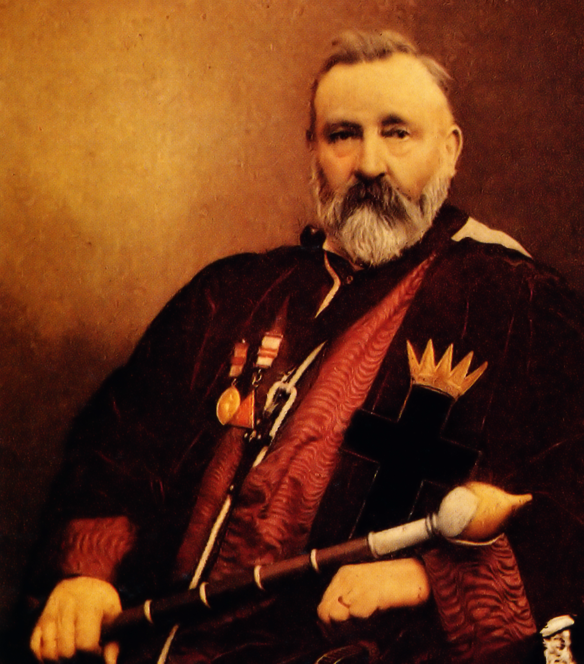 L'écrivain, médecin et occultiste anglais William Wynn Westcott (1848-1925), fondateur en 1888 de la "Golden Dawn". En tenue de cérémonie des Rosicruciens.