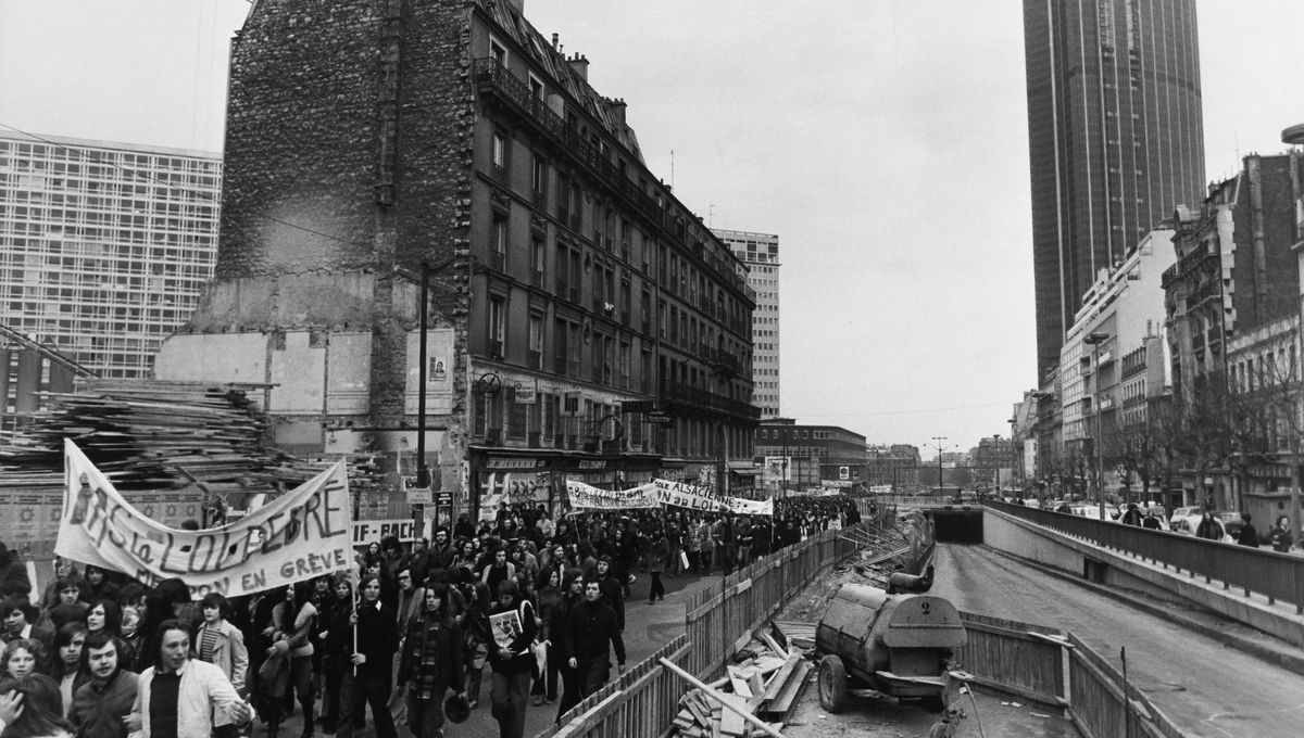 Manifestation dans les rues de Paris contre la loi Debré en 1973. ©Getty - Keystone-France/Gamma-Keystone