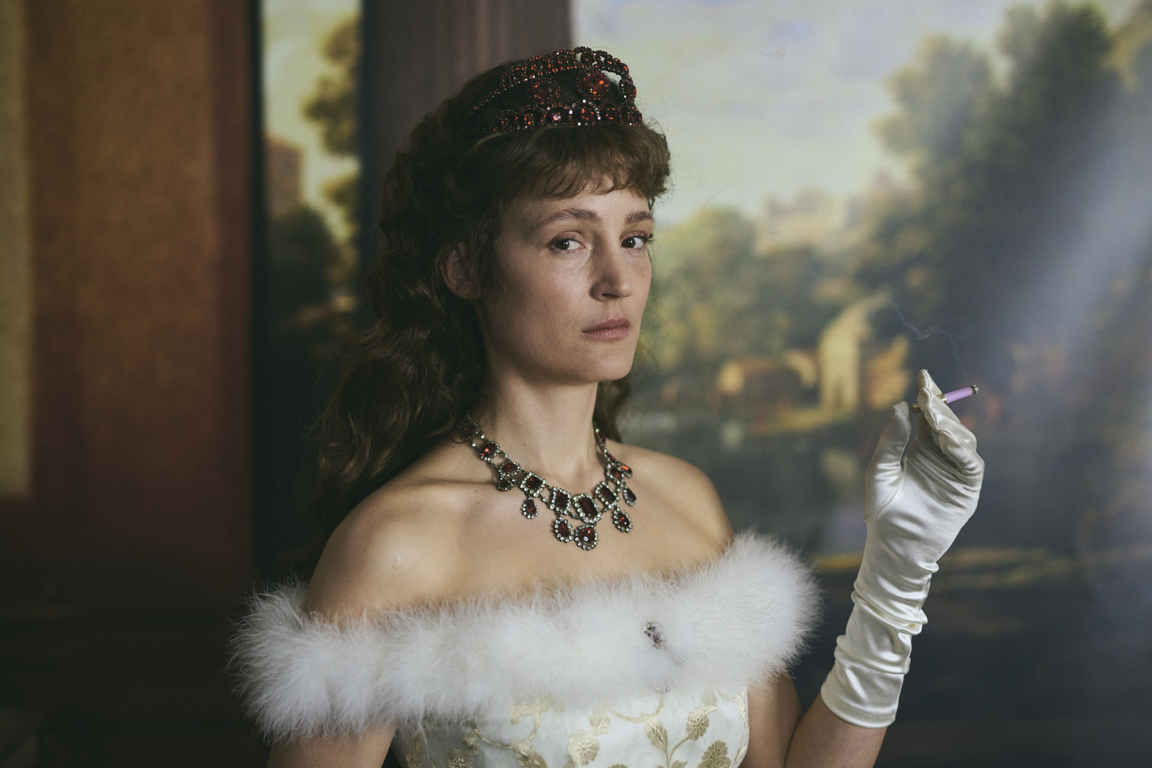 Vicky Krieps dans le film "Corsage" de Marie Kreutzer, sélection Un Certain regard au Festival de Cannes 2022