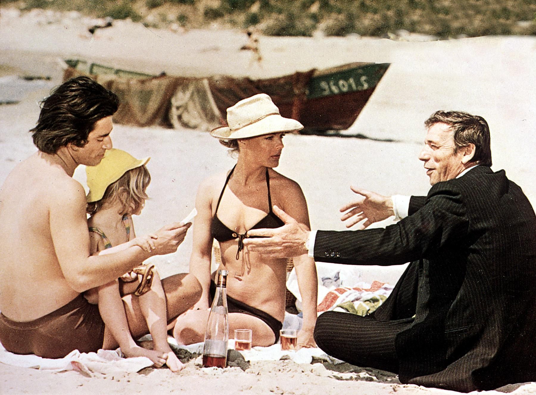Sami Frey, Romy Schneider et Yves Montand sur le tournage de César et Rosalie (1972) de Claude Sautet.