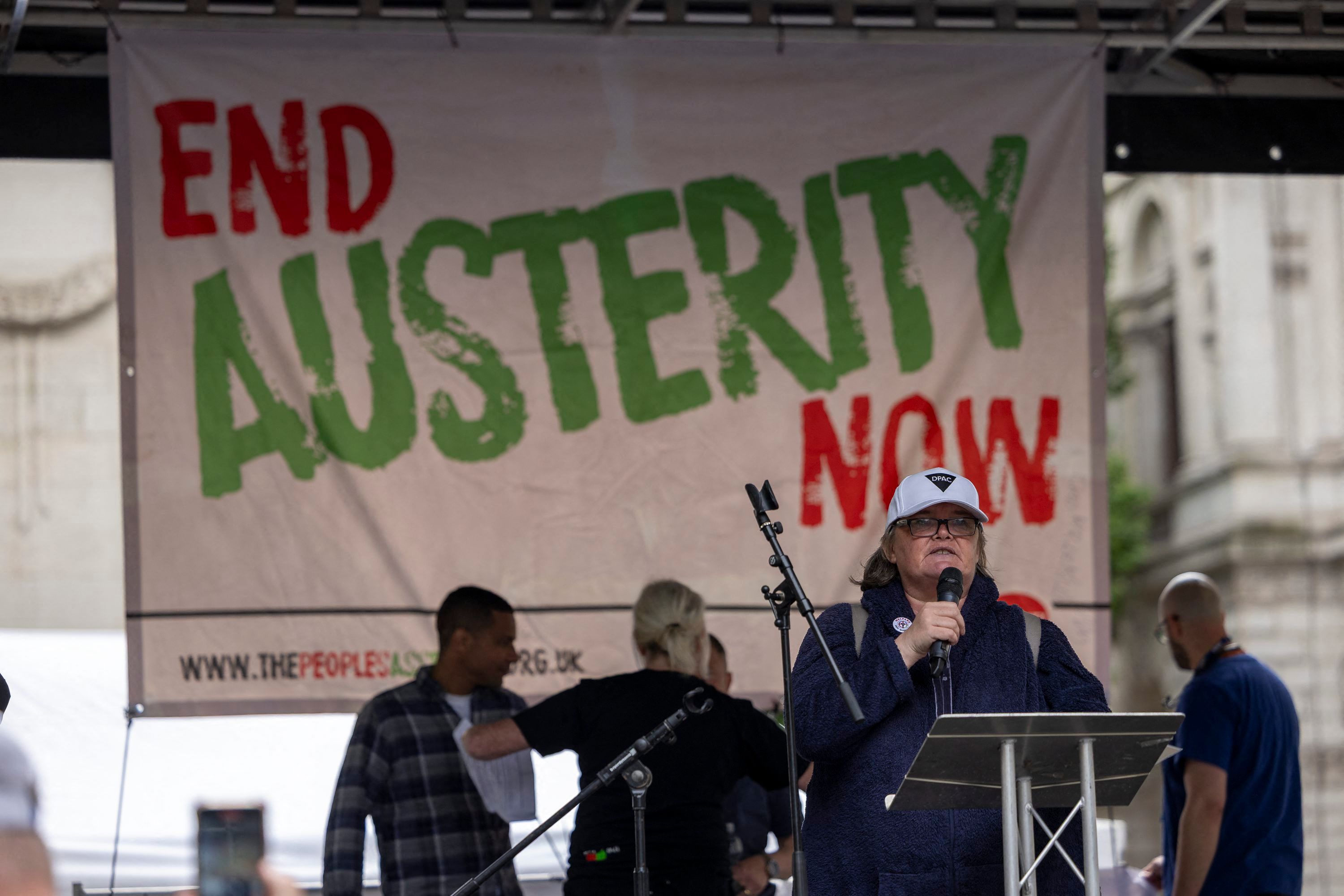 Défilé dans le centre de Londres, le 7 juin 2025, avec un message : rejeter l’austérité et construire une société plus juste.