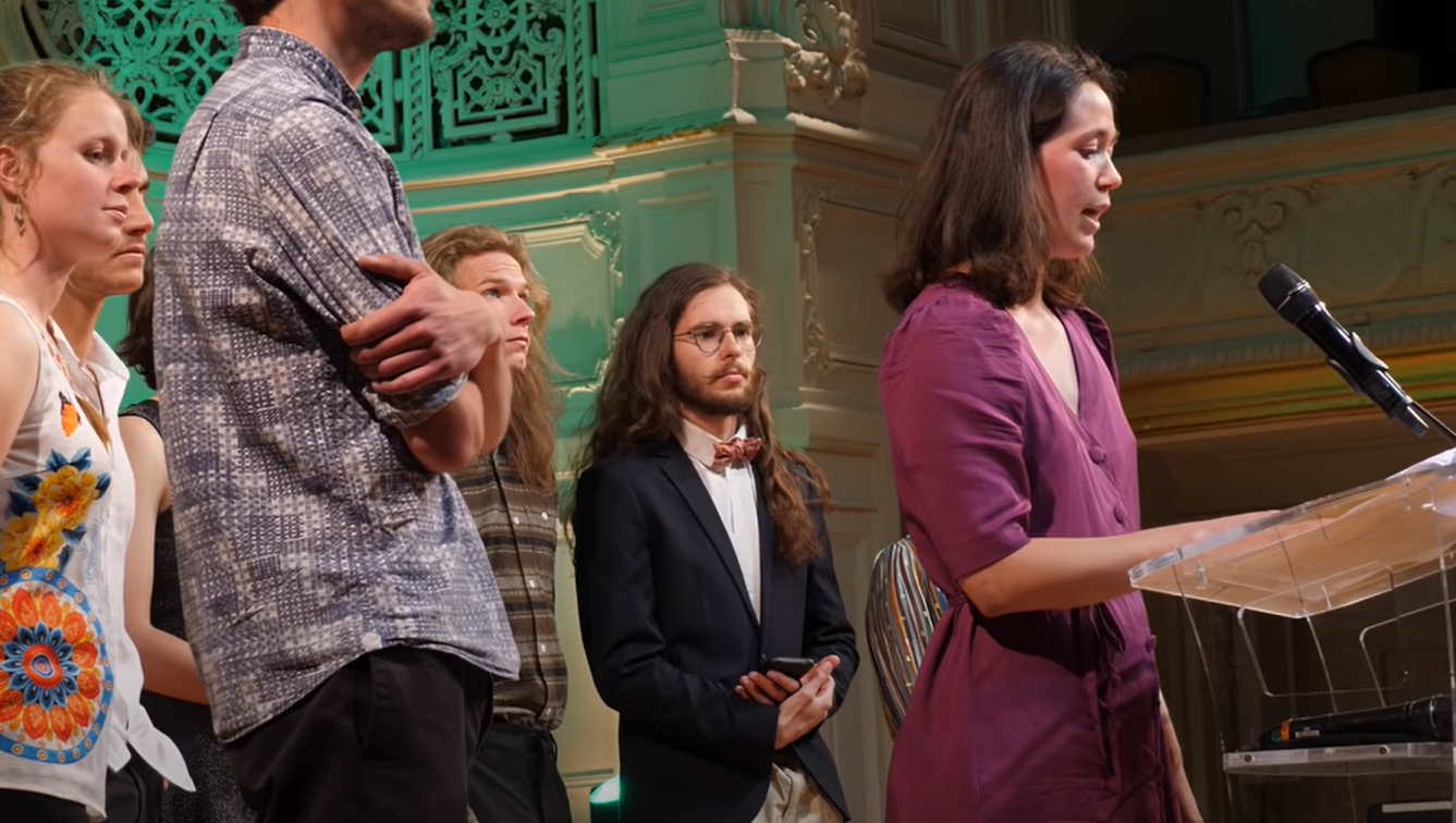 Le discours de huit étudiants d'AgroParisTech souhaitant "déserter les jobs destructeurs de l’industrie avant d’y être coincés"