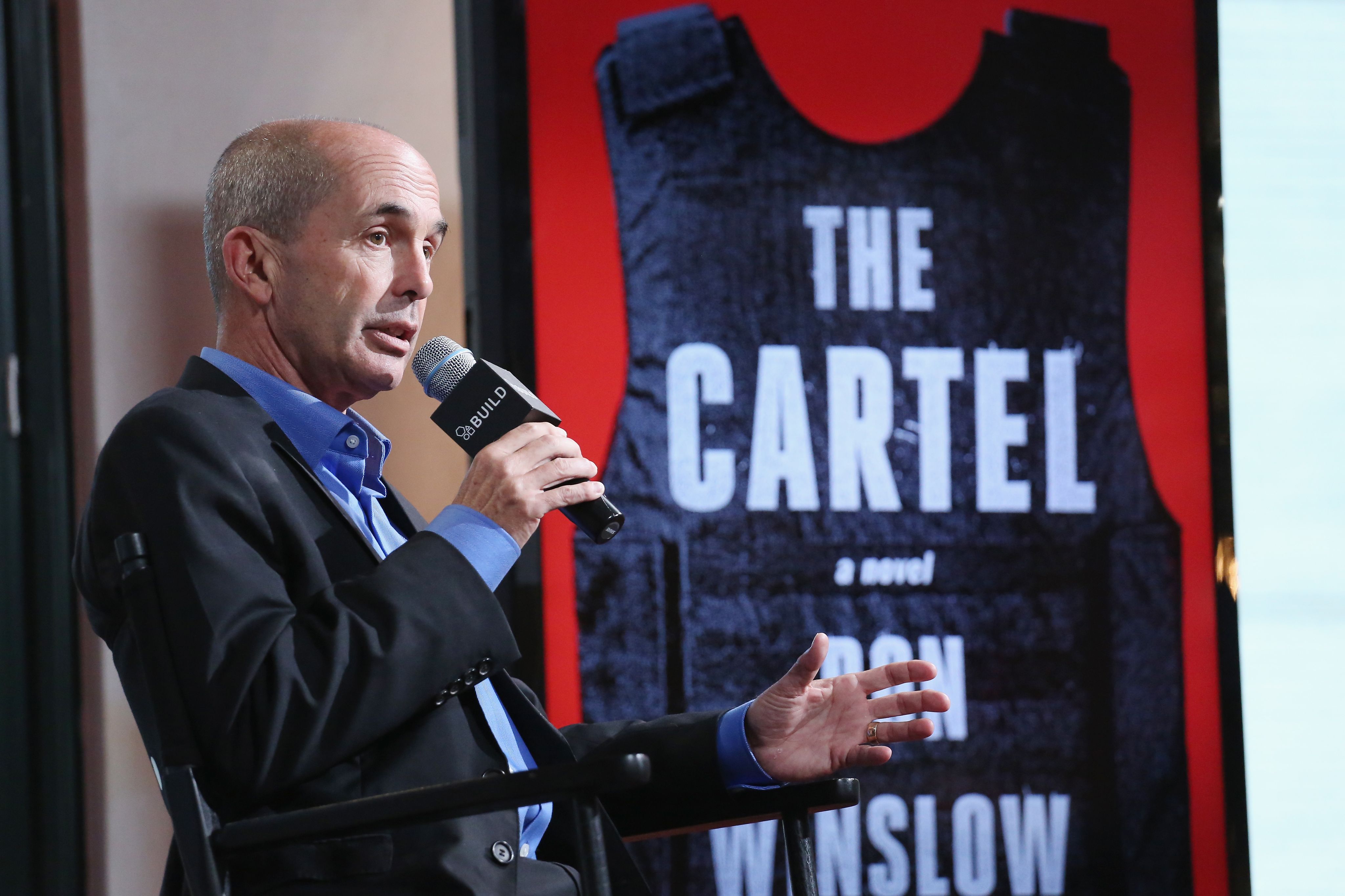 Don Winslow parle de son roman Cartel, au studio AOL à New York, le 16 juillet 2015.