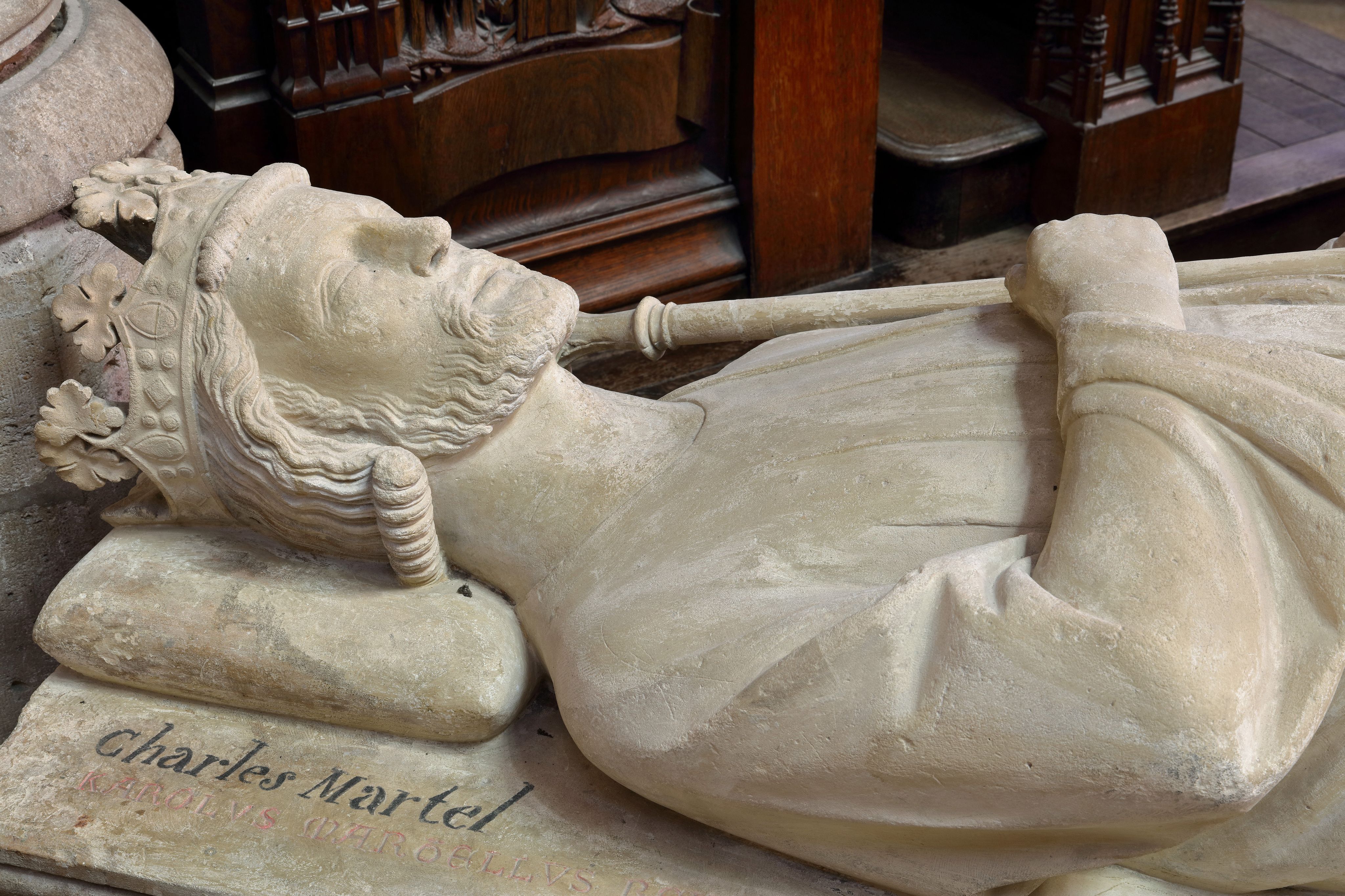 Effigie de Charles Martel commandée par Saint Louis, à la Basilique de Saint-Denis