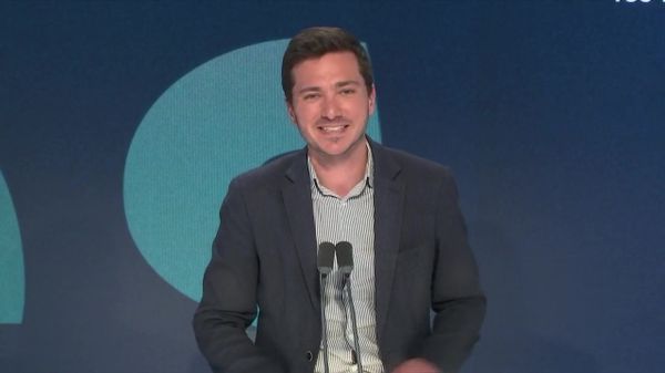 Hadrien Bect présente les informés du matin, sur franceinfo le 24 octobre 2025.