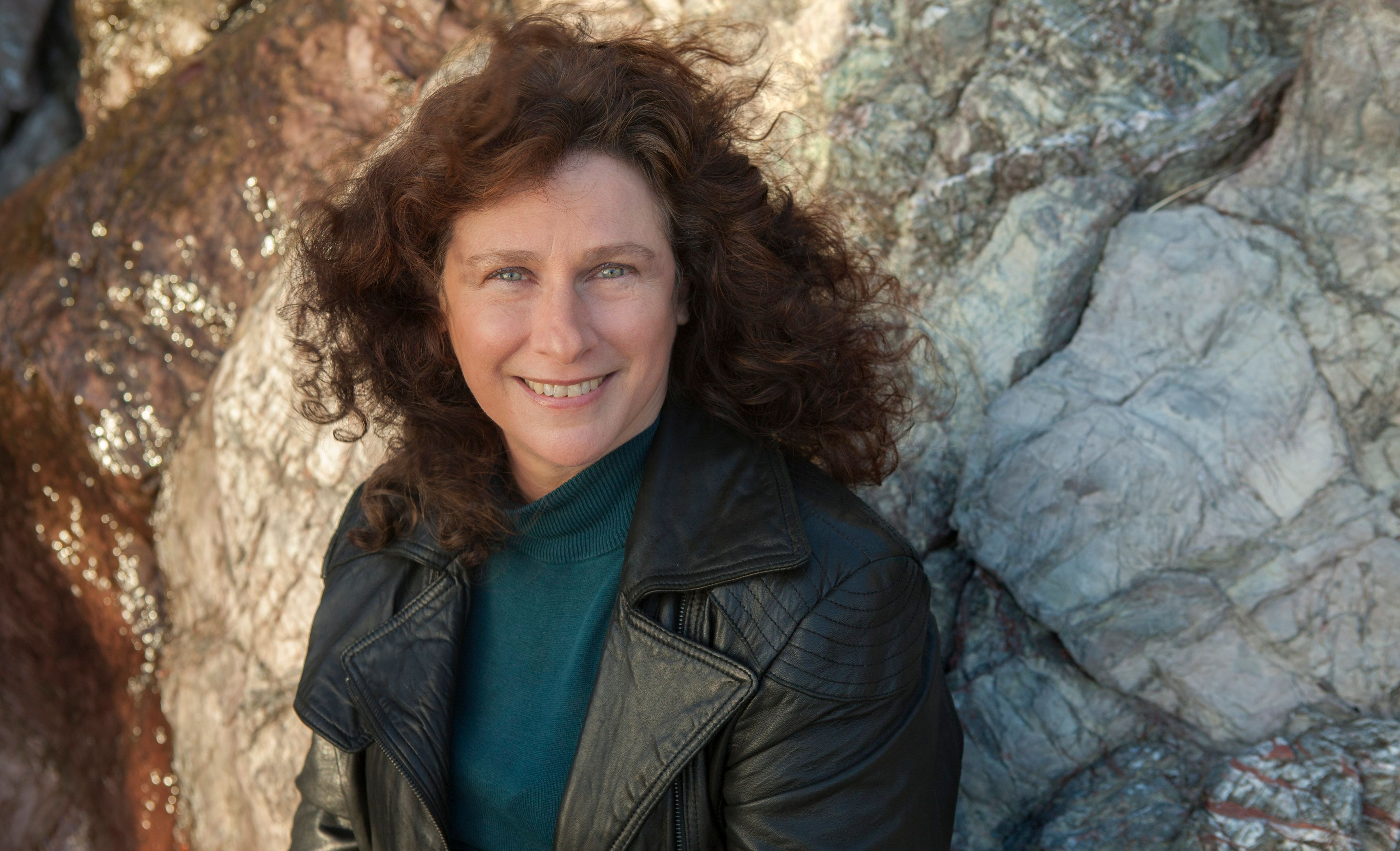 Les recherches de Camille Parmesan portent sur les réponses de la biodiversité aux changements climatiques mondiaux, avec une attention particulière pour les animaux et les plantes sauvages.