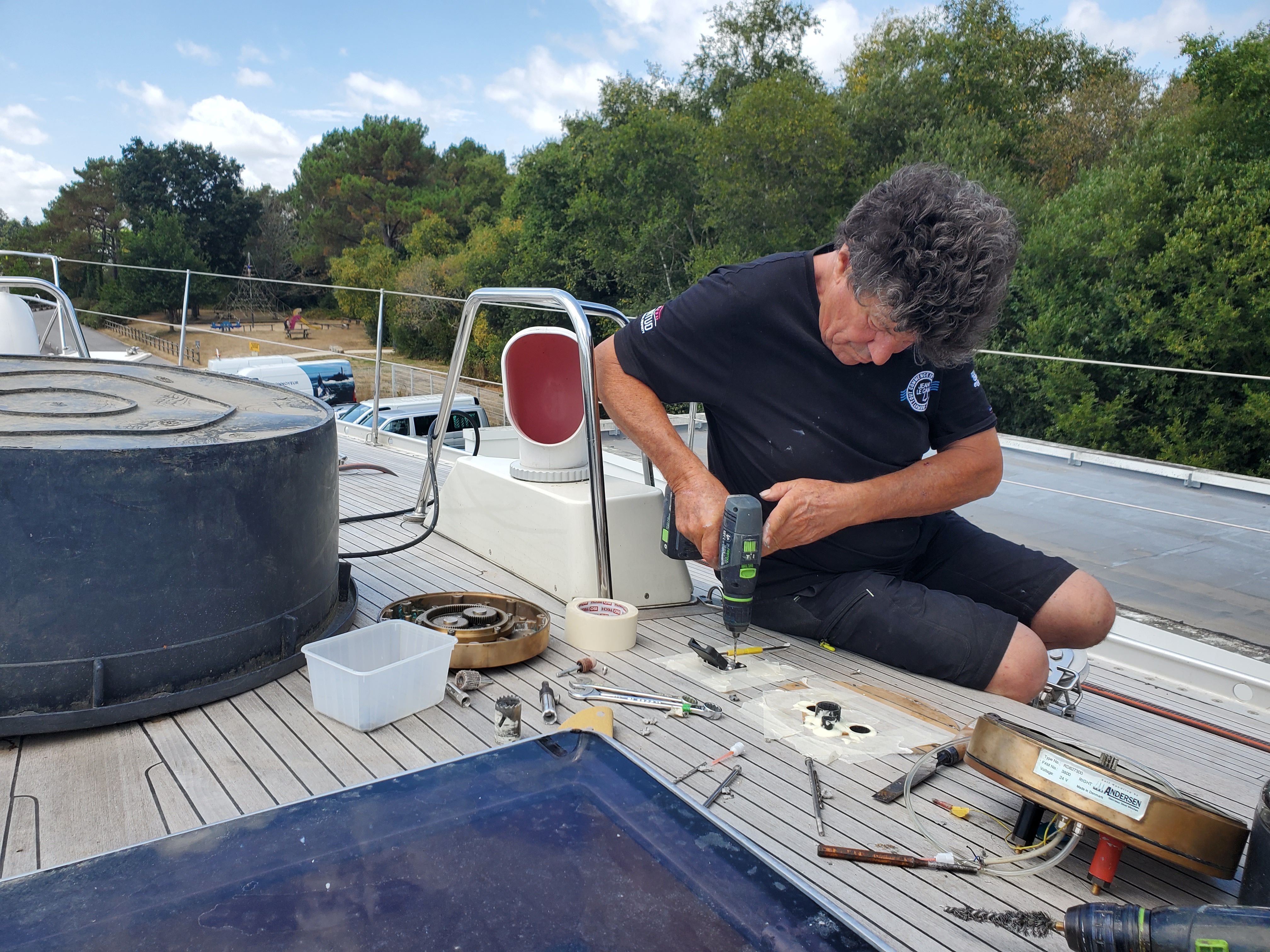 Jean Le Cam espère mettre son nouveau joujou, Alegria, à l'eau dès le mois de septembre.