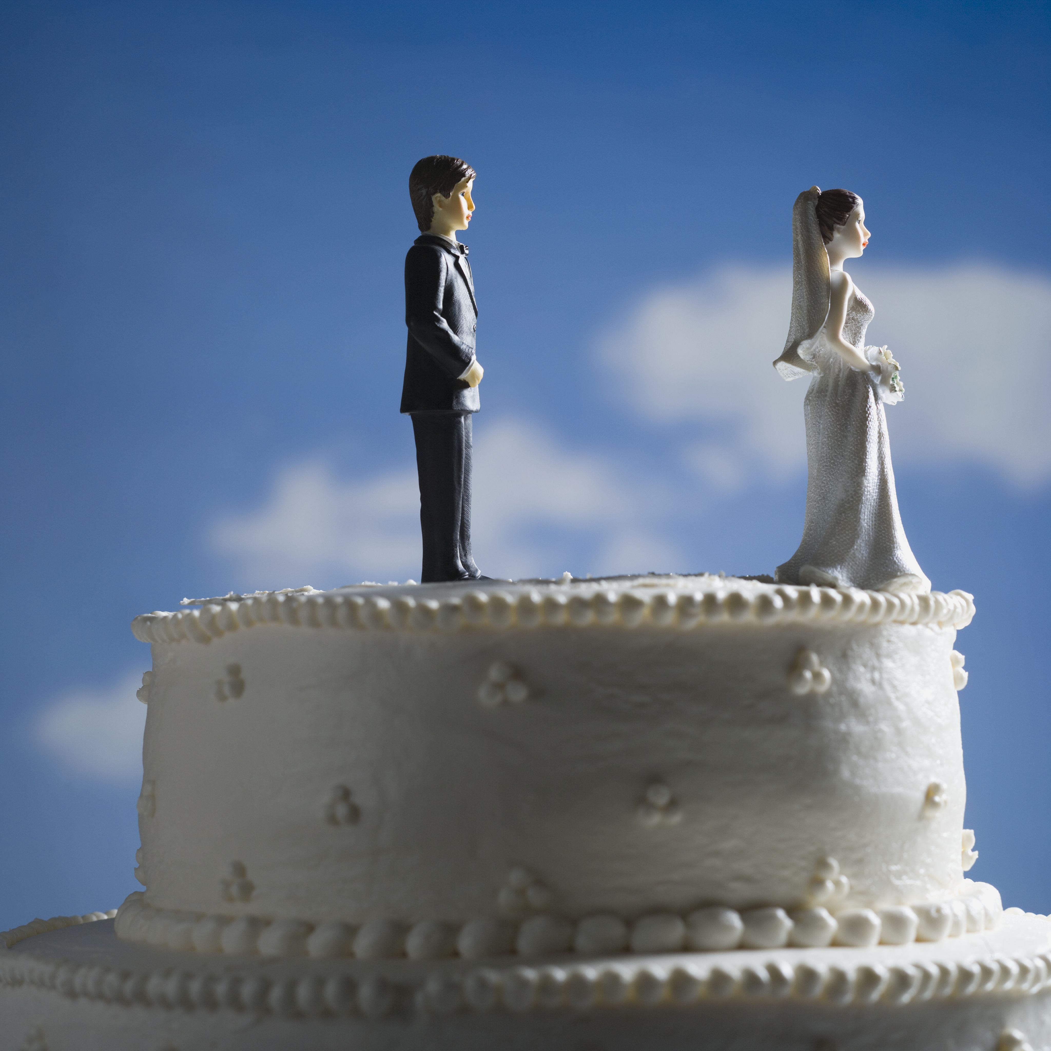 On peut adorer les mariages et pourtant se sentir au bord d’un gouffre face au sien
