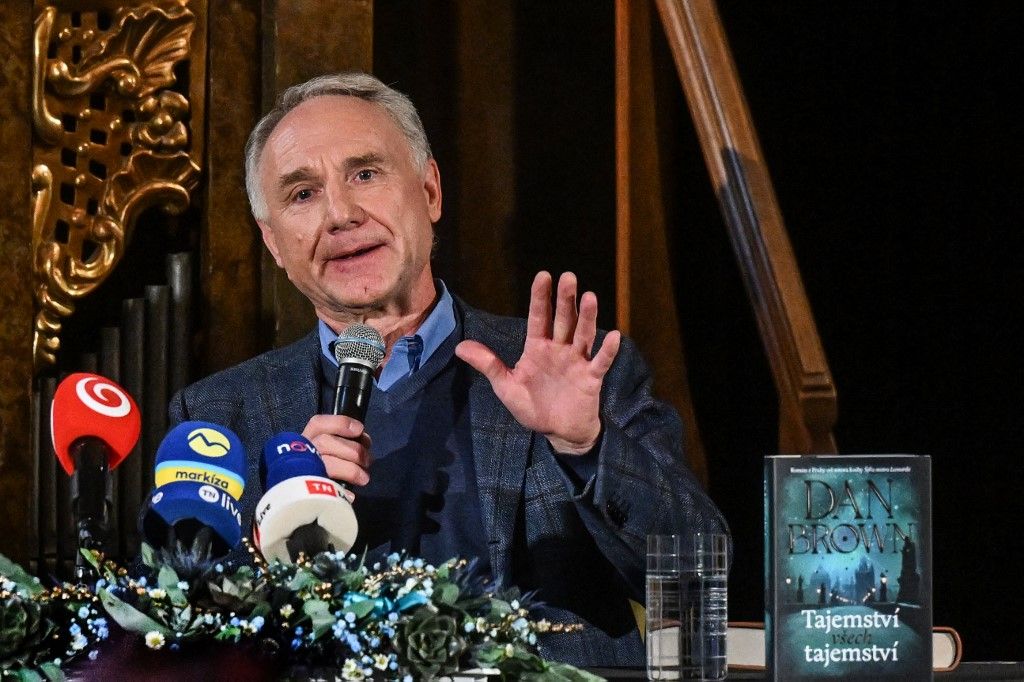 Dan Brown