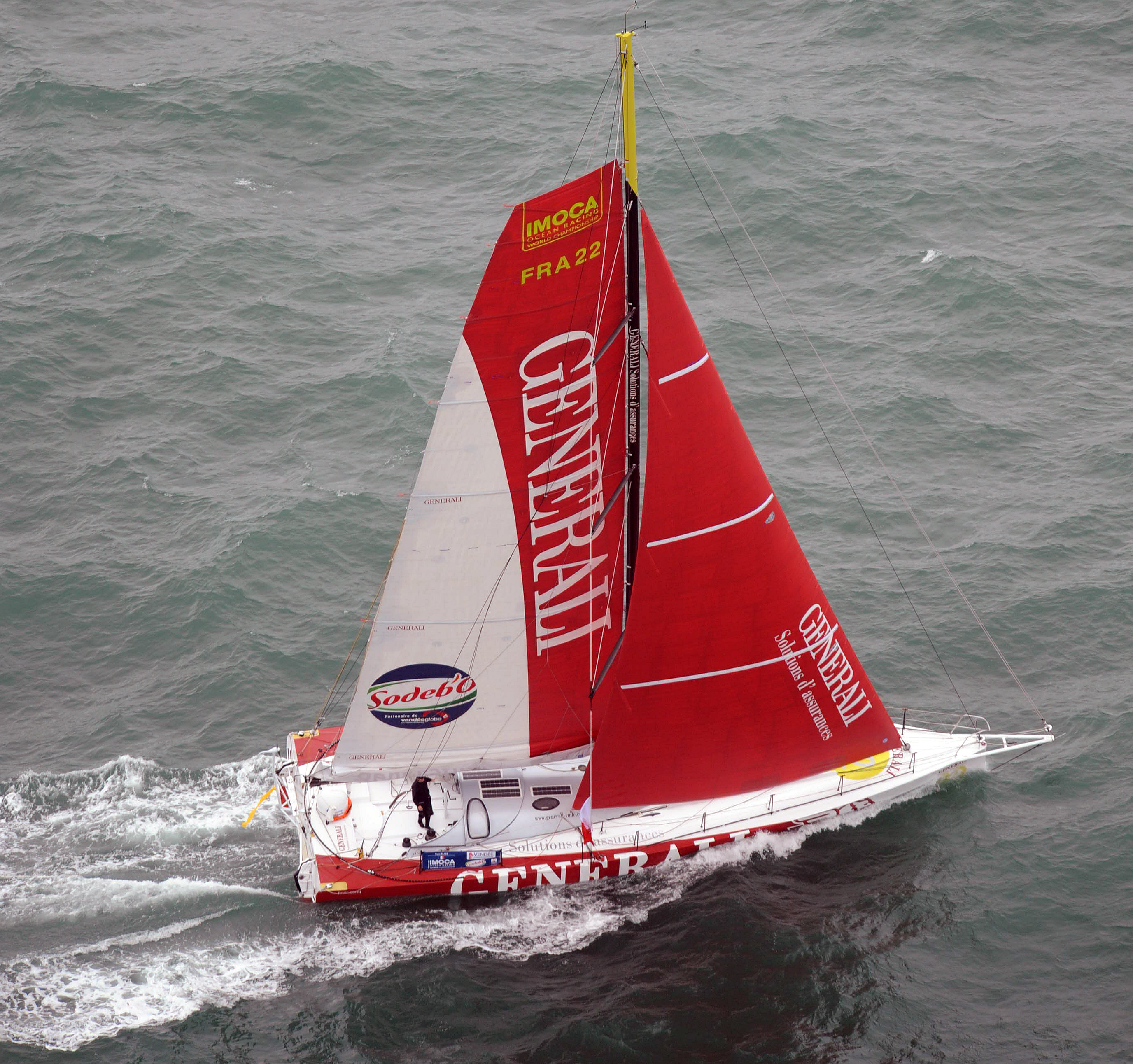 Yann Elies, skipper du monocoque de Generali, prenant le début de la 6ème édition de la course de voiles autour du monde Vendée Globe 
