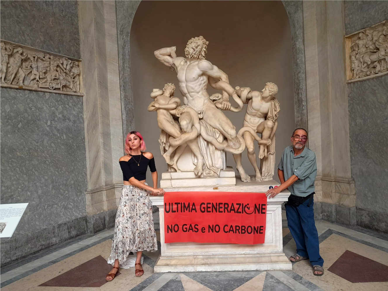 Jeudi 18 août 2022, les militants du collectif d'Ultima Generazione ont collé leur main au socle du Groupe du Laocoon au musée Pio-Clementino, au Vatican.