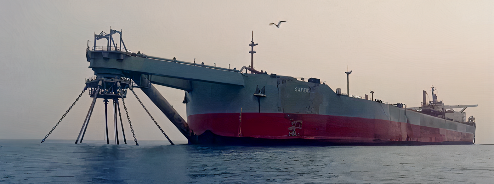 Navío FSO Safer frente a la costa yemení del Mar Rojo